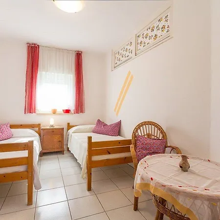 Zdenka Apartment *