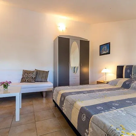 Zdenka Apartment Pula